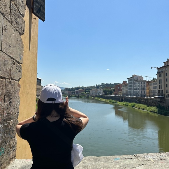 Meet your Posher, Alex - Picture 1 of 4